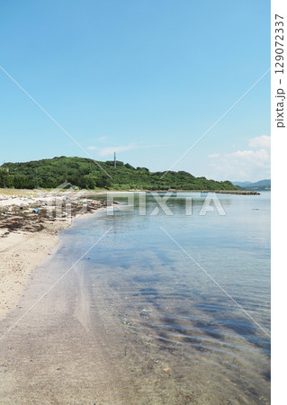 山口県下関 角島の美しい海の風景 山口県下関 角島の美しい海の風景 129072337