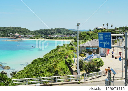 山口県下関　角島の美しい海の風景 129073513