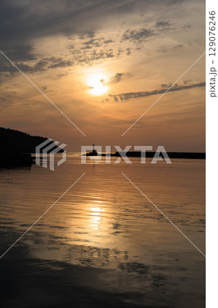 竹野温泉周辺の竹野川 竹野温泉周辺の竹野川 129076246