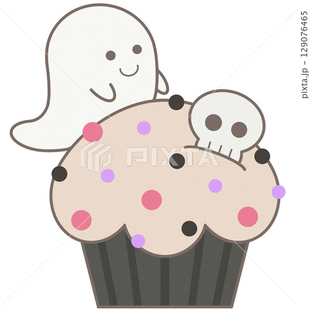 Cute Halloween white ghost cupcake with sugar sprinkle 129076465