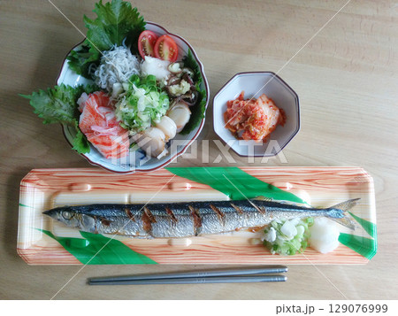 Grilled pacific saury in Washoku set meal 秋サンマの塩焼き 129076999