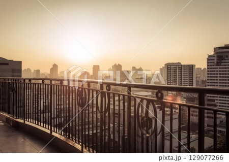 ベランダから見える街並み 129077266
