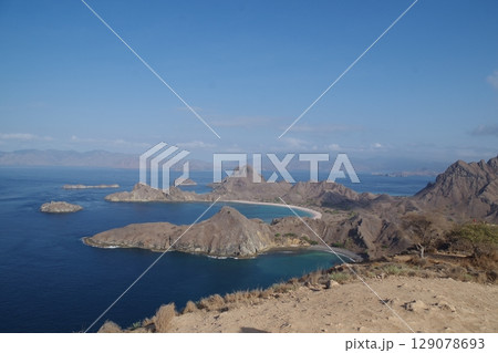 インドネシア　世界遺産コモド国立公園　パダール島 129078693