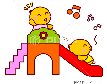 滑り台で遊ぶひよこ 129081102
