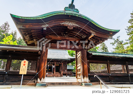 山形 上杉神社　神門 129081725
