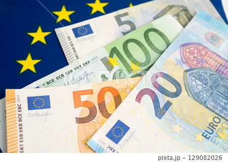 Euro banknote cash money, finance economic banking business exchange market. Euro banknote cash money, finance economic banking business exchange market. 129082026