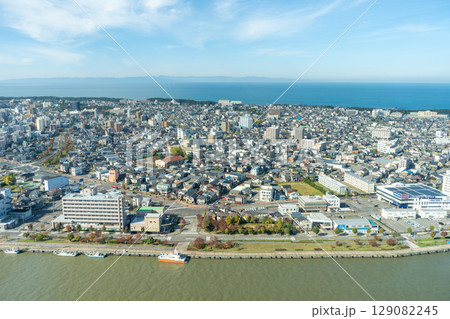 新潟県新潟市　朱鷺メッセBefcoばかうけ展望室からの景色（西側） 129082245