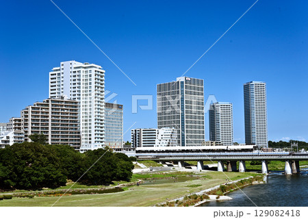多摩川と二子玉川の街並み 多摩川と二子玉川の街並み 129082418
