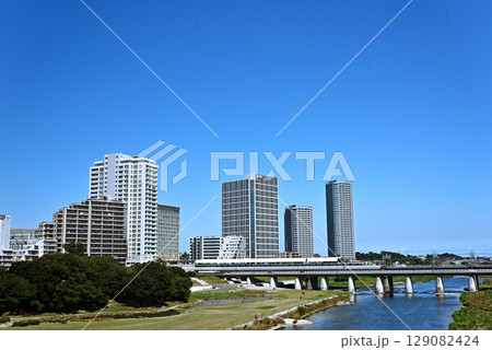 多摩川と二子玉川の街並み 多摩川と二子玉川の街並み 129082424