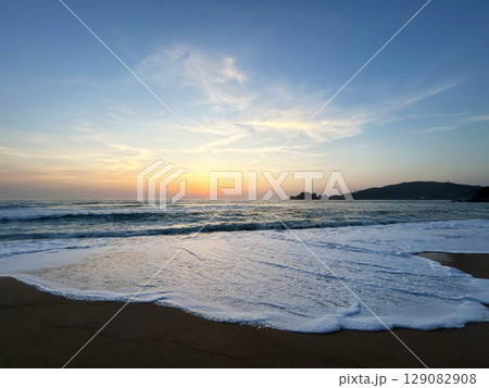 美しい海岸の夕日 美しい海岸の夕日 129082908