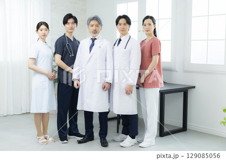 医療スタッフ、働く人々、医師、看護師、医療イメージ 医療スタッフ、働く人々、医師、看護師、医療イメージ 129085056