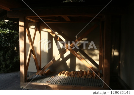 薪 たきぎ 焚き木 129085145