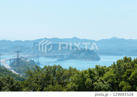 淡路島から見た鳴門海峡と大鳴門橋 淡路島から見た鳴門海峡と大鳴門橋 129085526