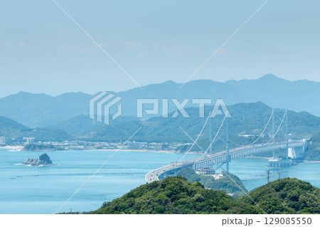淡路島から見た鳴門海峡と大鳴門橋 129085550