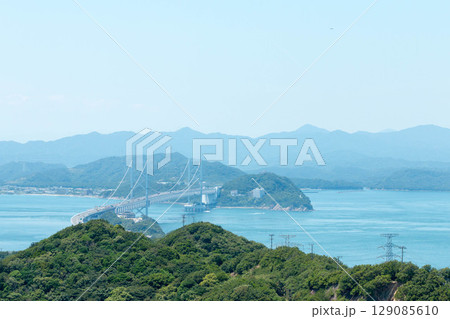 淡路島から見た鳴門海峡と大鳴門橋 129085610