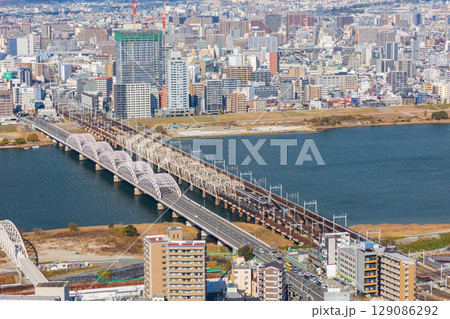 大阪都市風景 梅田スカイビル 空中庭園展望台からの眺望 大阪都市風景 梅田スカイビル 空中庭園展望台からの眺望 129086292