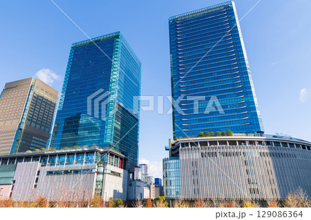 大阪都市風景　うめきたエリア　グランフロント大阪 129086364