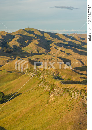 ニュージーランド ホークス・ベイ地方にあるテ・マタ・ピーク頂上からの朝の風景 ニュージーランド ホークス・ベイ地方にあるテ・マタ・ピーク頂上からの朝の風景 129087743