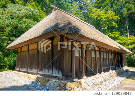 弥彦村指定文化財　旧武石家住宅　主屋 129089848