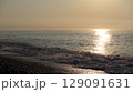 輝く波 129091631
