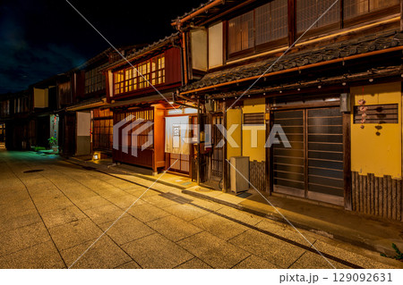 福井県　小浜西組　茶屋街　夜景 129092631