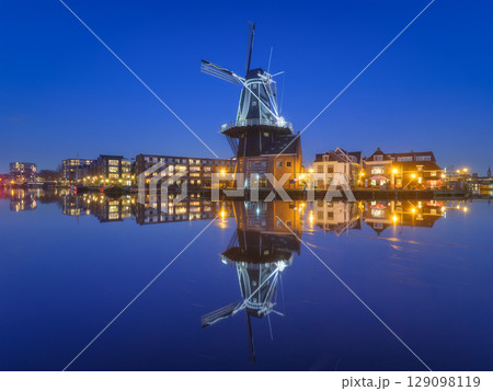 The windmill De Adriaan, Haarlem, Netherlands. Historic buildings. The windmill De Adriaan, Haarlem, Netherlands. Historic buildings. 129098119