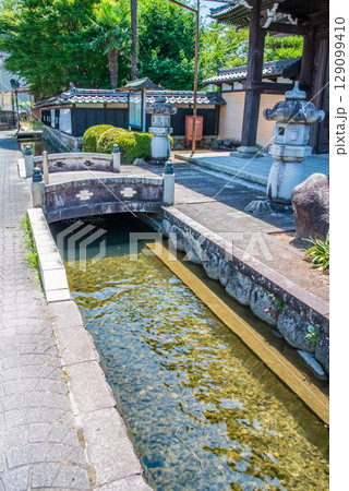 智積養水 西勝寺門前（三重県四日市市 智積町） 129099410