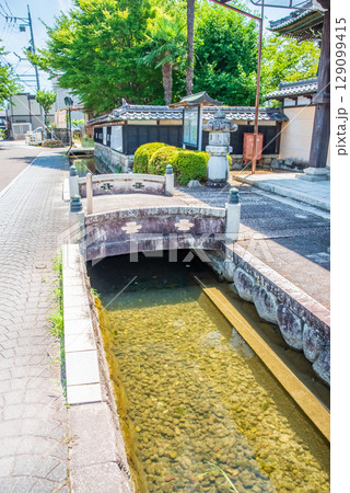 智積養水 西勝寺門前（三重県四日市市 智積町） 129099415