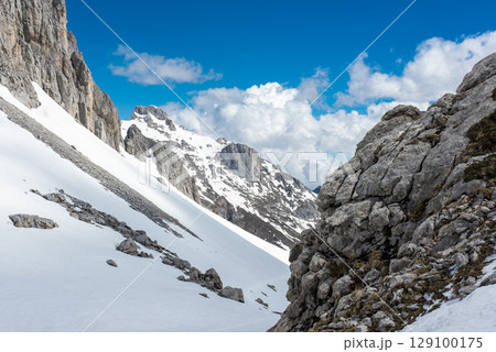Winter landscape in Picos de Europa, Spain 129100175