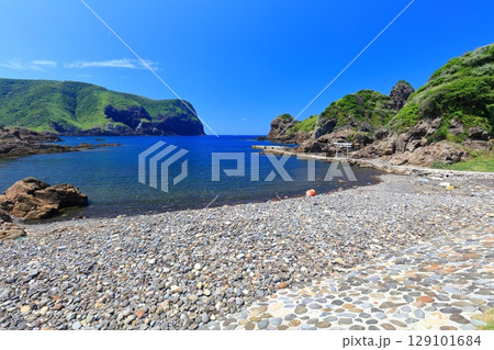 【島根県】快晴の国賀海岸の国賀浜(隠岐の島 西ノ島) 【島根県】快晴の国賀海岸の国賀浜(隠岐の島 西ノ島) 129101684