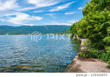 琵琶湖風景　滋賀県高島市海津大崎からの眺め 129103655