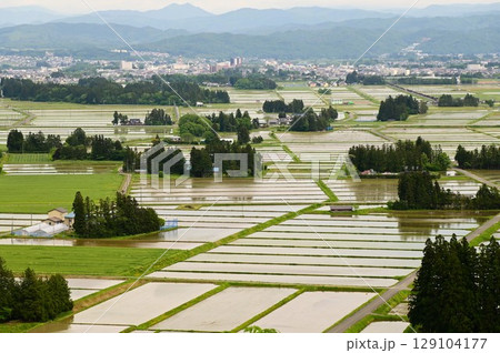 円万寺観音山から見える居久根（いぐね）のある風景 129104177
