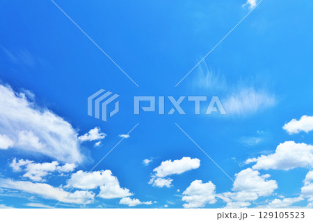 夏の青空と雲 夏の青空と雲 129105523