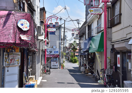 杉並区・和泉明店街沖縄タウンの風景 129105595