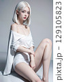 アルビノの美少女 129105823