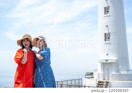 白亜の野間崎灯台を旅する女子旅 129106397