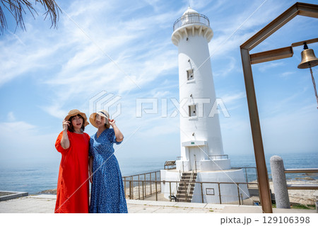 白亜の野間崎灯台を旅する女子旅 129106398
