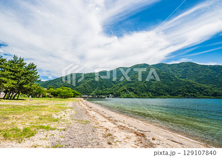 琵琶湖風景　滋賀県高島市知内浜 129107840
