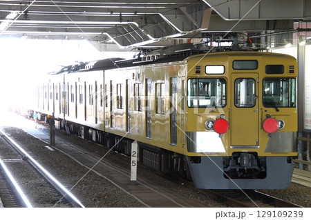 近江鉄道へ向かう西武鉄道旧2000系電車(小手指車両基地→JR新秋津駅) 近江鉄道へ向かう西武鉄道旧2000系電車(小手指車両基地→JR新秋津駅) 129109239