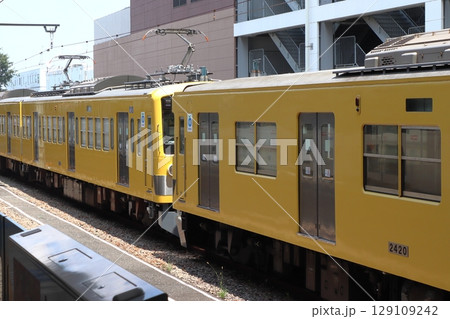 近江鉄道へ向かう西武鉄道旧2000系電車（小手指車両基地→JR新秋津駅） 129109242