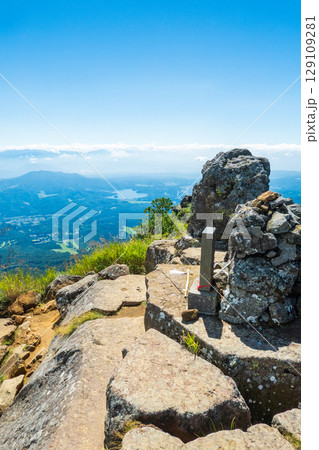 夏の妙高山登山（南峰頂上） 129109281