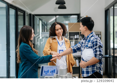 Discussion among businesspeople on the latest developments in solar cell panel technology and Solar Energy Environment city Concept. Discussion among businesspeople on the latest developments in solar cell panel technology and Solar Energy Environment city Concept. 129109641
