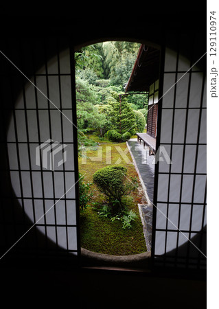 東福寺塔頭芬陀院の庭園風景 東福寺塔頭芬陀院の庭園風景 129110974