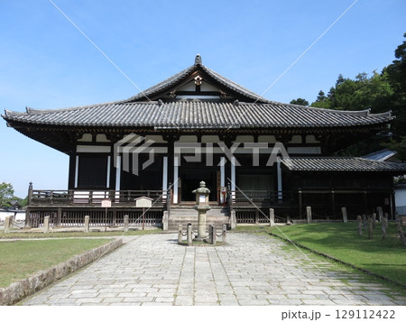 奈良市の東大寺にある法華堂（三月堂） 129112422