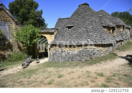 France, Dordogne, Perigord Noir, Dordogne valley, Saint-Andre-d'Allas, cabanes du Breuil, old dry France, Dordogne, Perigord Noir, Dordogne valley, Saint-Andre-d'Allas, cabanes du Breuil, old dry 129112758