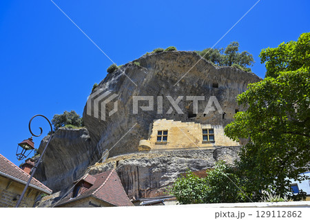 DORDOGNE, PERIGORD NOIR, VILLAGE OF LES EYZIES-DE-TAYAC, NATIONAL PREHISTORY MUSEUM OF LES EYZIES 129112862