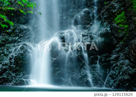 滝のある風景 滝のある風景 129115620