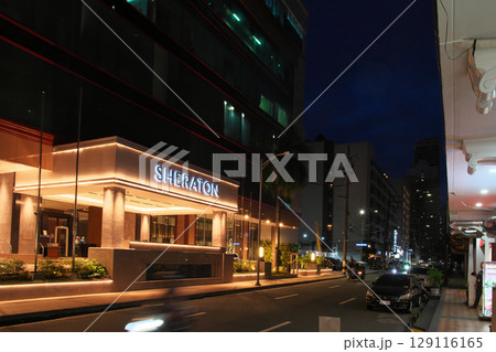 躍動するフィリピン - 賑わうマニラ（マラテ）の夕景 　都市景観（2025年5月） 129116165