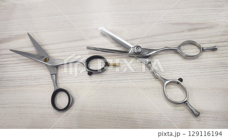 Special hairdressing scissors and water sprayer Brush made of natural bristles 129116194