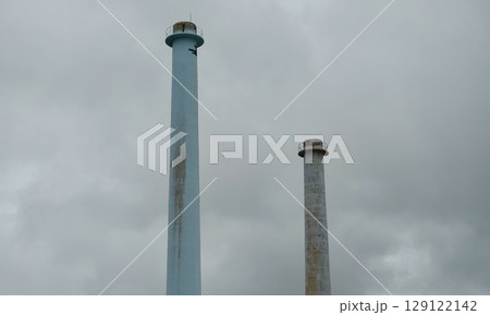 古い2本の煙突 129122142